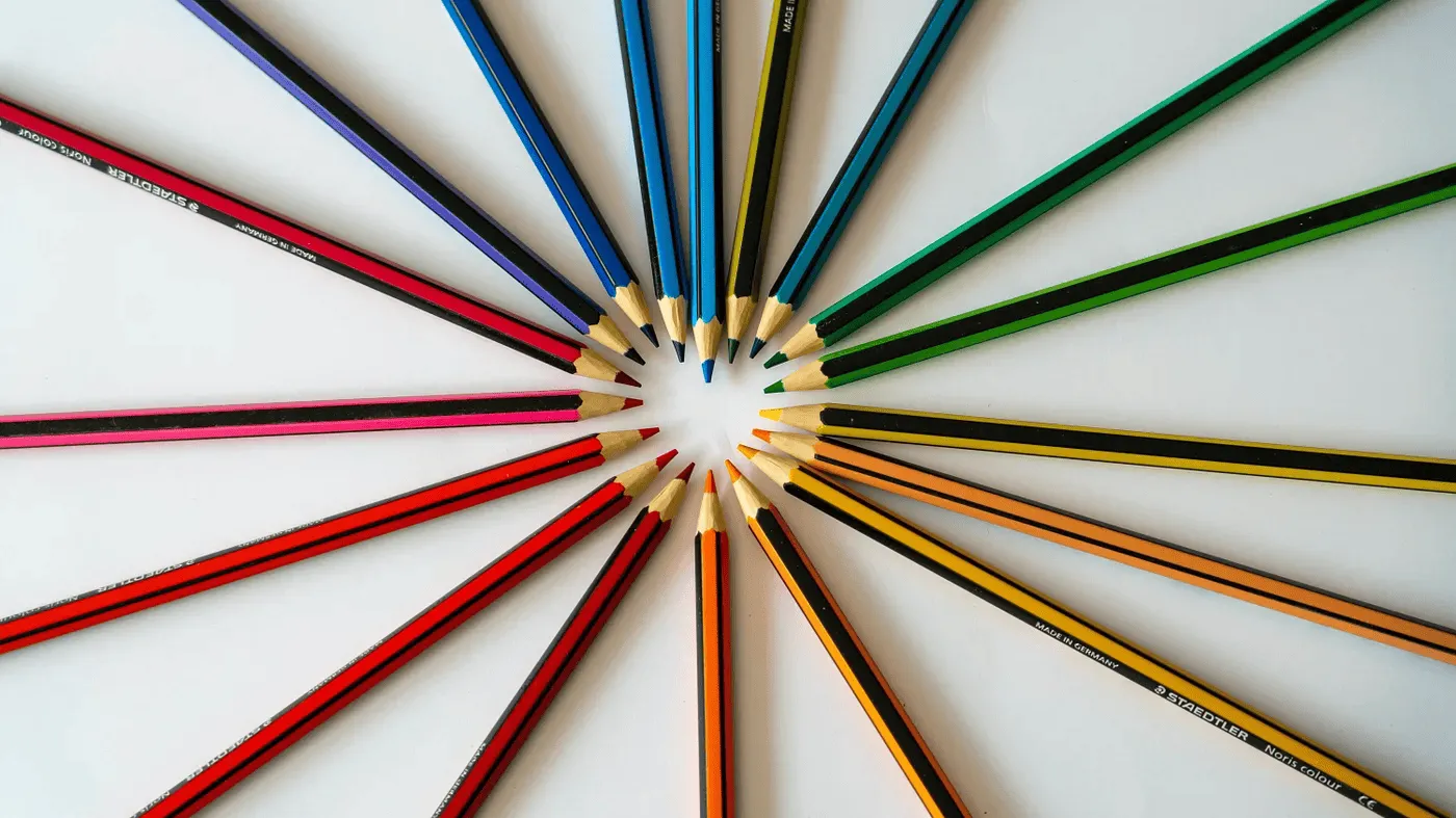 Different color pencils in a circle