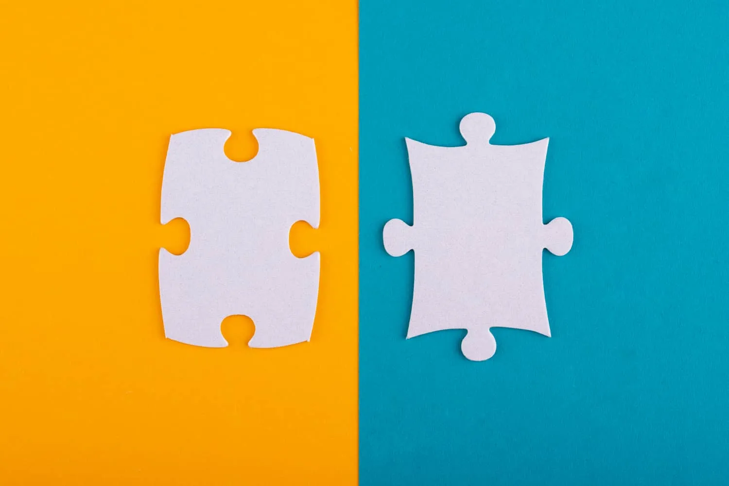 Two Puzzle Pieces - HR vs People Operations